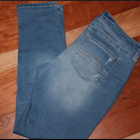 White House Black Market Jeans - Picture 3 of 5